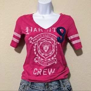 AEROPOSTALE V-neck graphic tee